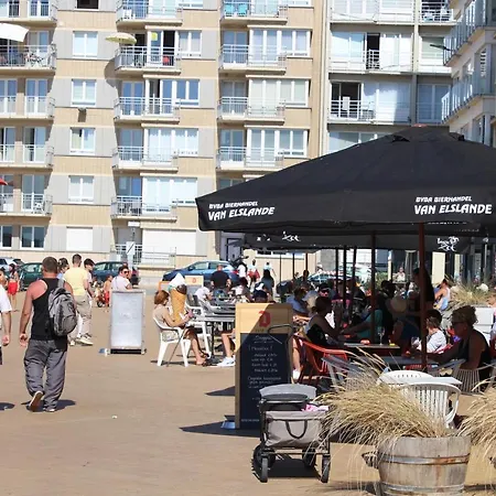 Compleet Met Frontaal Zeezicht Appartement *